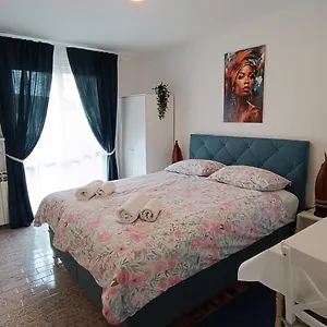 https://apartments-gabriela-porec.in-istria.net
