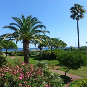 https://bel-appartement-a-100m-de-la-plage-et-14kms-de-nice.fr-provencehotel.com